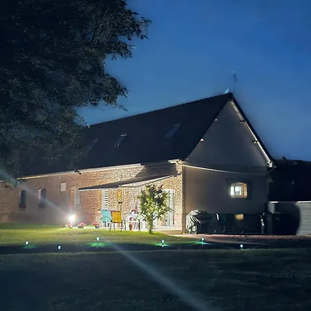 Les 3 Hirondelles - Maison Avec Grand Jardin